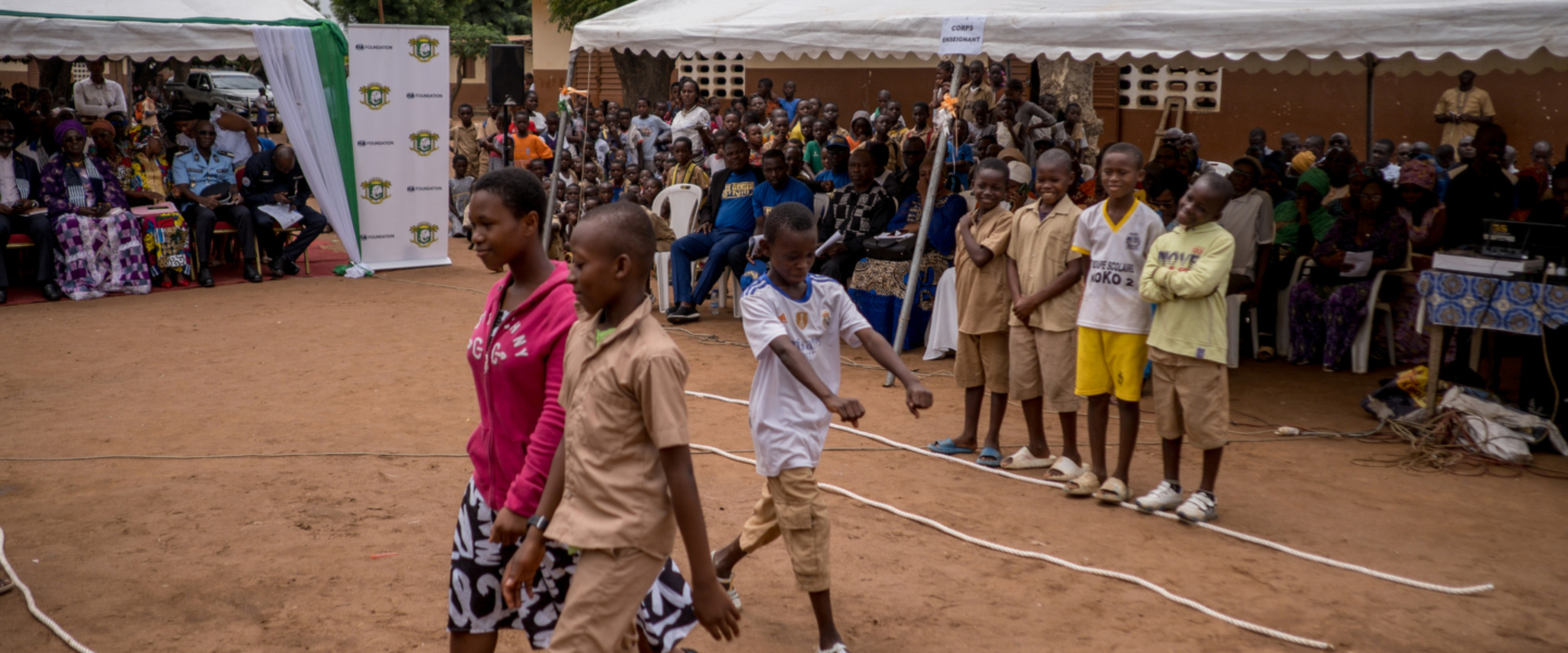 Inauguration à l'école primaire Koko : démonstration de comportements sécuritaires sur la route